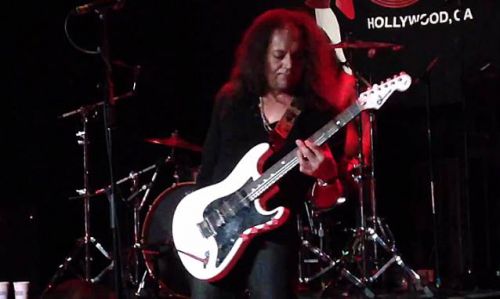Videó: Első koncertjét adta a legendás Jake E. Lee gitáros RED DRAGON CARTEL nevű bandája