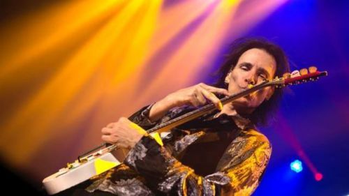 Itt van Steve Vai új dala, a 'Candle Power'!