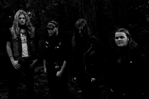 Októberben adja ki harmadik albumát a svéd DECOMPOSED - itt az új dal, a 'Drenched In Wounds'!