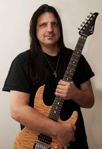 Családi felelősségei okán kiszállt az ICED EARTH-ből Troy Seele gitáros