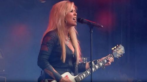 Videó: A belga Alcatraz Fesztiválon lépett fel Lita Ford és bandája
