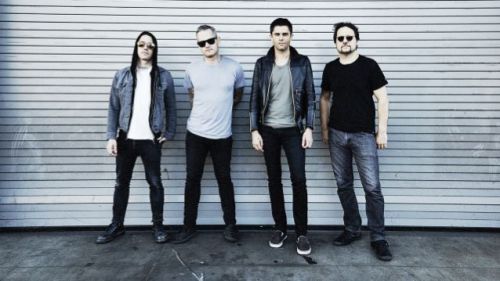 DEAD CROSS - megvált Gabe Serbian énekestől Dave Lombardo punk-projektje
