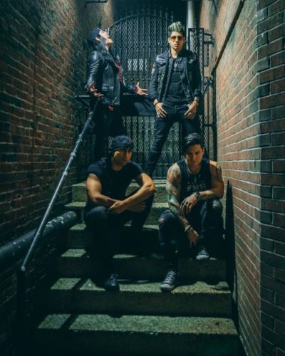 Klip-premier az ESCAPE THE FATE új albumáról: 'Do You Love Me?'