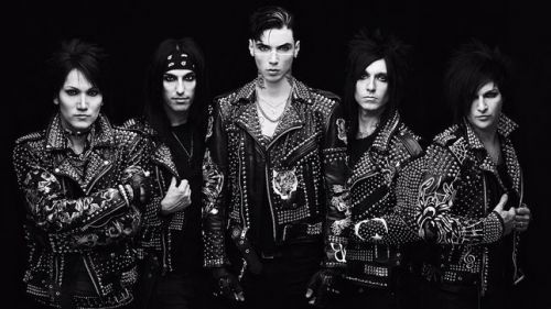 BLACK VEIL BRIDES - megjelent két új dal; egyben bemutatták az új basszusgitárost is