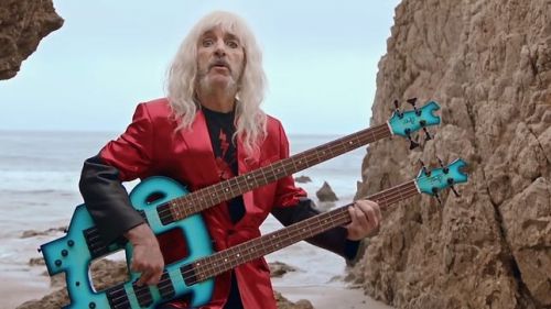 Bemutatta új szóló-videoklipjét a SPINAL TAP basszusgitárosa, Derek Smalls