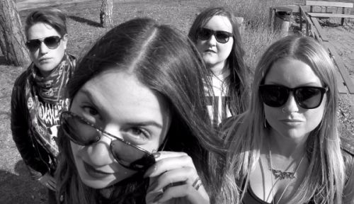 Itt a THUNDERMOTHER új videoklipje, a 'Whatever'!