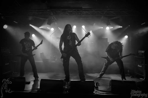 WEAK ASIDE - kedvcsináló a német death metal banda új, 'Forward into Darkness' című albumához