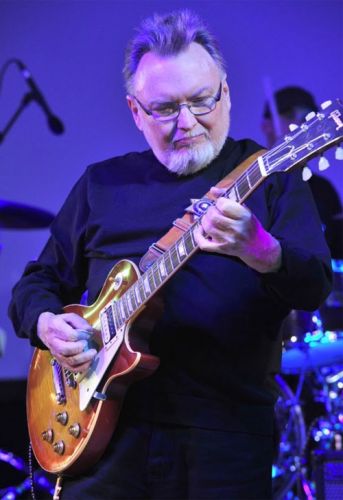 Elhunyt a LYNYRD SKYNYRD gitárosa, Ed King