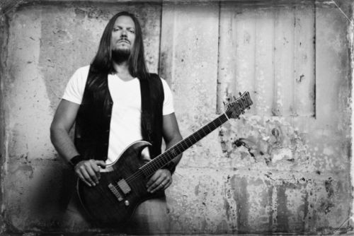 Új szóló-klipet mutatott be a KILL DEVIL HILL gitárosa, Mark Zavon