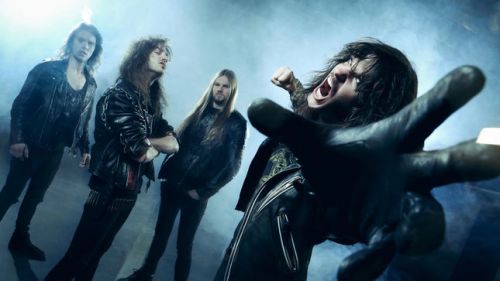EVIL INVADERS Release Special 7” Single, Video For “Broken Dreams In Isolation”