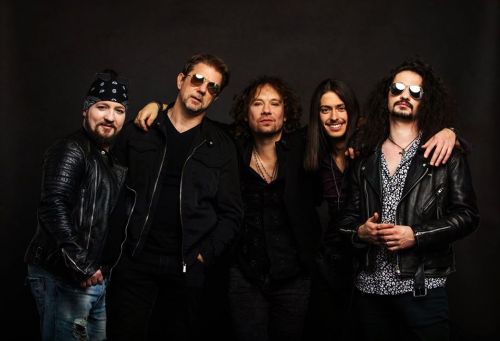 STARDUST - itt a budapesti AOR zenekar debütáló albumának újabb videoklipes dala, a 'Runaway'!