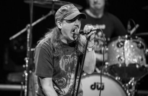 35 éves korában meghalt a POWER TRIP énekese, Riley Gale