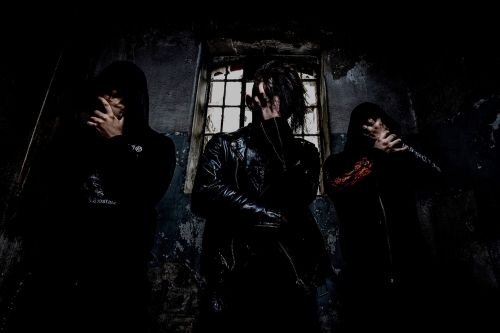 Novemberben jelenik meg az ISOLERT második albuma - itt a 'World in Ruins' címadó dala!