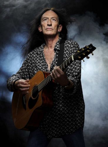 75 éves korában elhunyt Ken Hensley, a URIAH HEEP legendája