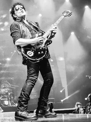 'Universe' címmel ad ki új szólólemezt a JOURNEY gitárosa, Neal Schon