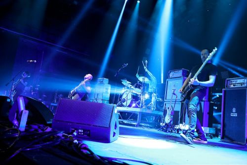 'Etemen Ænka' címmel adja ki második albumát a skót DVNE zenekar - itt a 'Towers' dal hivatalos videója!