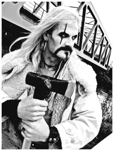 Havonta ad ki új dalokat Snowy Shaw - itt az első premier, az 'Of Hell And Fire'!