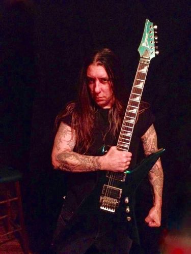 'Secret Files 3' című szólólemezzel készült Dennis DiNunzio gitáros