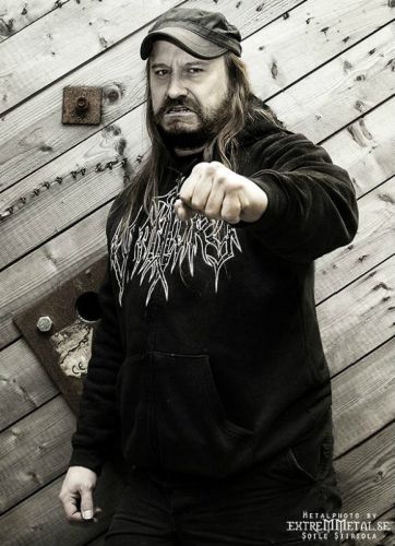 Bemutatták az ENTOMBED néhai frontembere, Lars-Göran “L-G” Petrov sírkövét