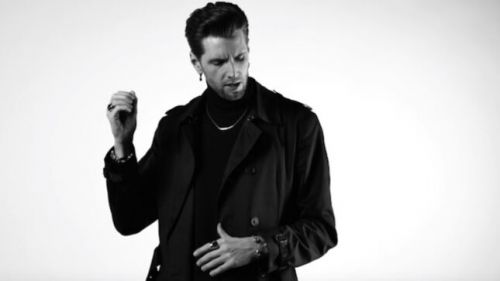 Hoest vendégeskedik Chris Wicked új, 'Sørgebånd' című számában (premier)