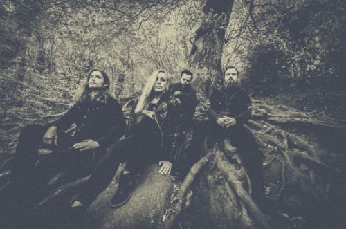 KING WITCH - Black Sabbath- és Metallica-feldolgozásokat rögzített a skót doom metal banda