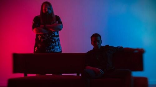 Megjelent az ESCAPEMENT projekt debütáló single-dala, a 'Feed' (premier)