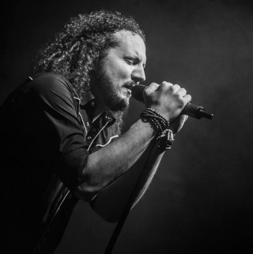 Szólóban is bemutatkozott a HAKEN frontembere, Ross Jennings