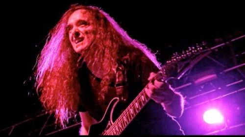 Az Attacker dobosa vendégeskedik Steve Bello következő albumán - itt az új dal, a 'Never Be The Sane'!