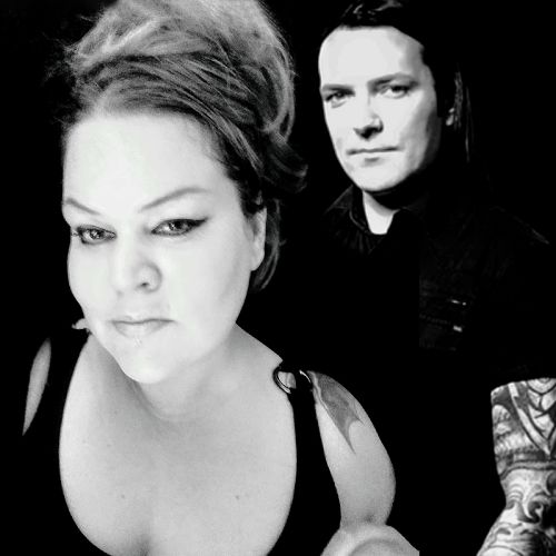 TORN BETWEEN TWO WORLDS - Adele-feldolgozást mutatott be Sarah Jezebel Deva új bandája: 'Hello'