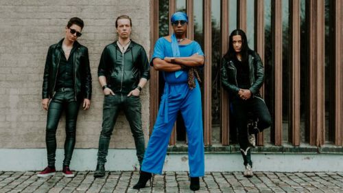 Itt a svéd FANS OF THE DARK együttes új dala, a 'Dial Mom For Murder'!