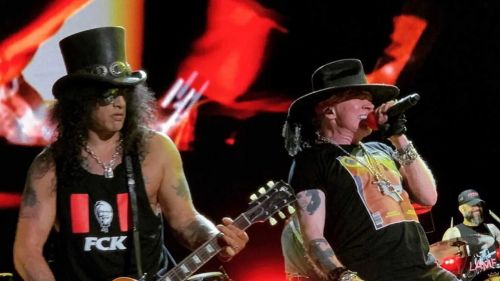 GUNS N' ROSES - itt az új dal az 'ABSUЯD' után: 'Hard Skool'!