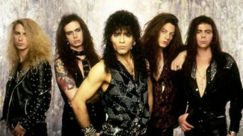 Válogatás-albuma jelenik meg a kanadai glam-rocker SLASH PUPPET együttesnek