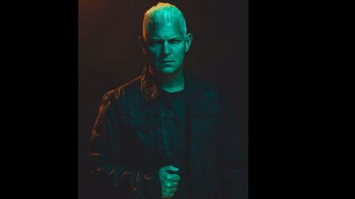 Március végére várható a második BILLYBIO album - itt az új klipes szám, a 'Black Out'!