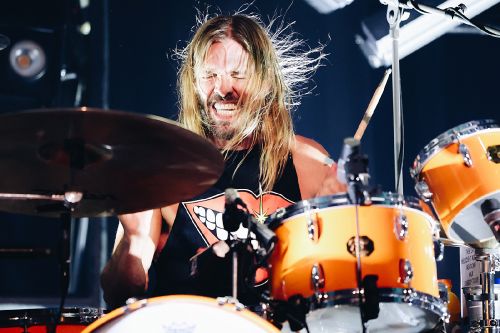 50 éves korában elhunyt a FOO FIGHTERS dobosa, Taylor Hawkins
