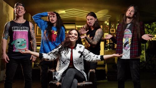 SICKSENSE - új videoklippel jelentkezett a The Agonist énekesnőjének mellék-projektje