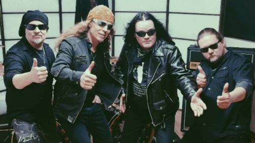 Megjelent a finn MEGASNAKE együttes debütáló albuma