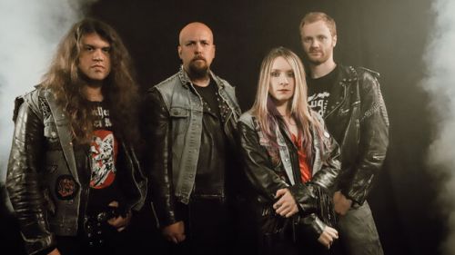 Itt az IRON KINGDOM zenekar új klipes száma, a 'Queen Of The Crystal Throne'!