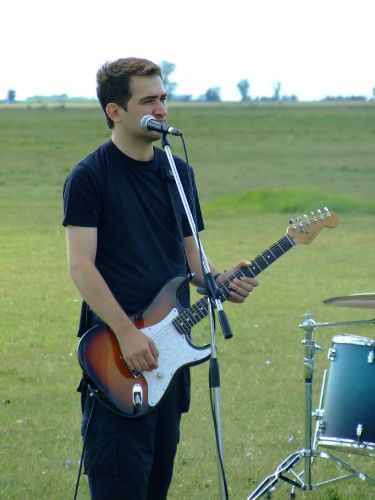 13.  ** MIHÁLY GERGELY **