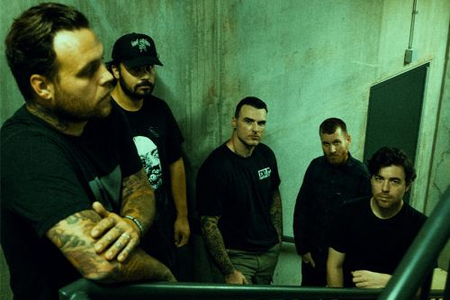 Klip-premier: STICK TO YOUR GUNS - Spineless