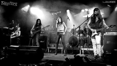 STRANGERS - itt a spanyol rockbanda új albumának harmadik single-dala: Still The One!