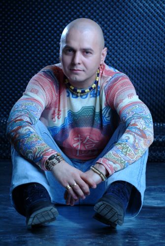 32. ** VINCZE ZOLTÁN **