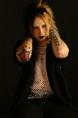 42. ** GLAMCHILD TITUSZ **